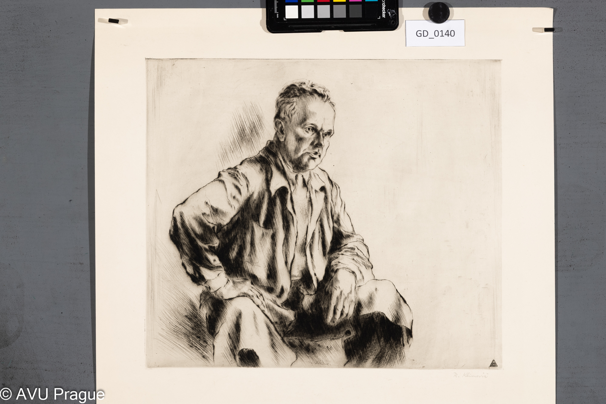 Rudolf Klimovič; Sedící polo postava muže;Suchá jehla;29,3 x 33,8; 41,7 x 38,5;Silovský