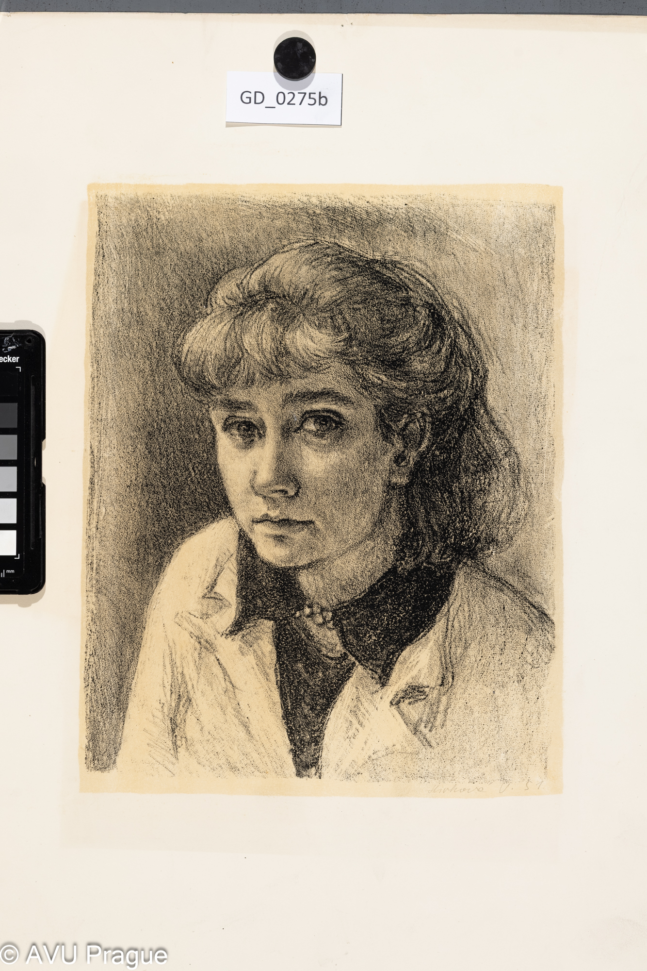 Věra Slivková, Portrét dívky,1951, Litografie - podtisk, 28,9 x 22,9, 50,2 x 35,2Silovský ?