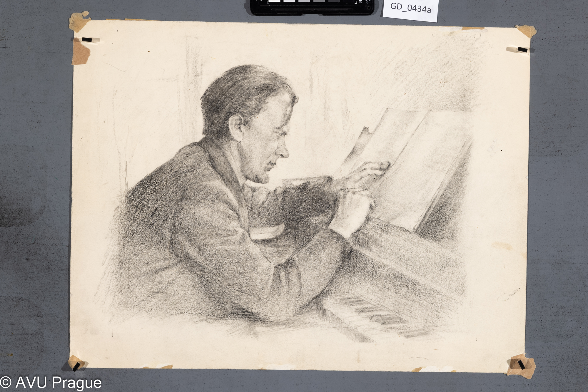 Neurčen, klavírista - úprava partitury, Kresba, 35 x 46