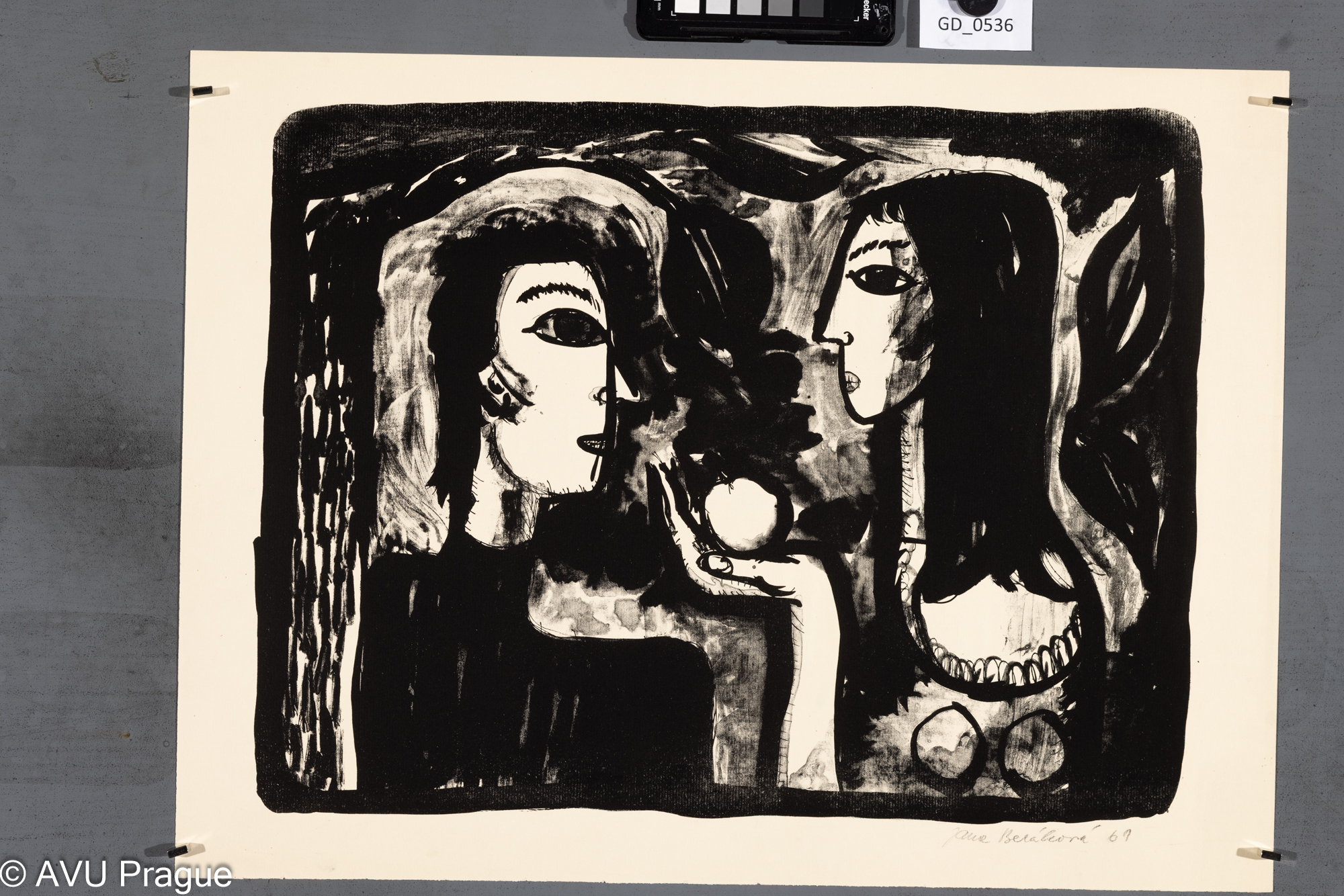 Jana Beráková ?, Dva profily - muž a žena s jablkem, 1969,Litografie - tuž, 34,4 x 44,6,39,7 x 53