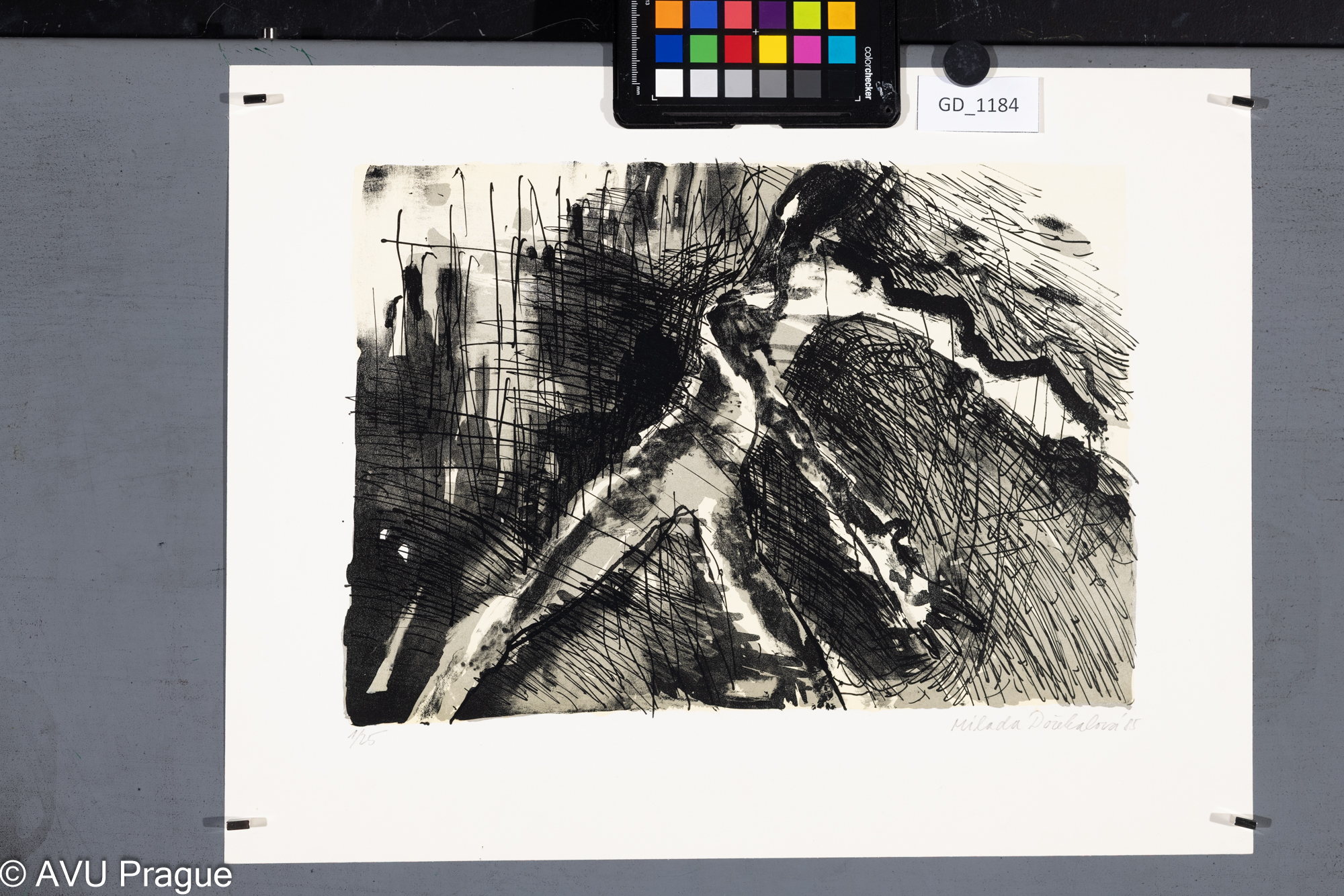 Milada Dočekalová, Postava 2, 1985, Litografie - podtisk- tuž,     
 24 x 34,3, 34,5 x 45,Čepelák