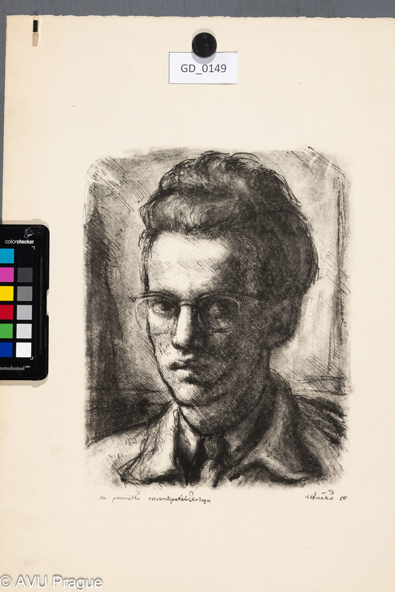 Portrét mladíka s brýlemi