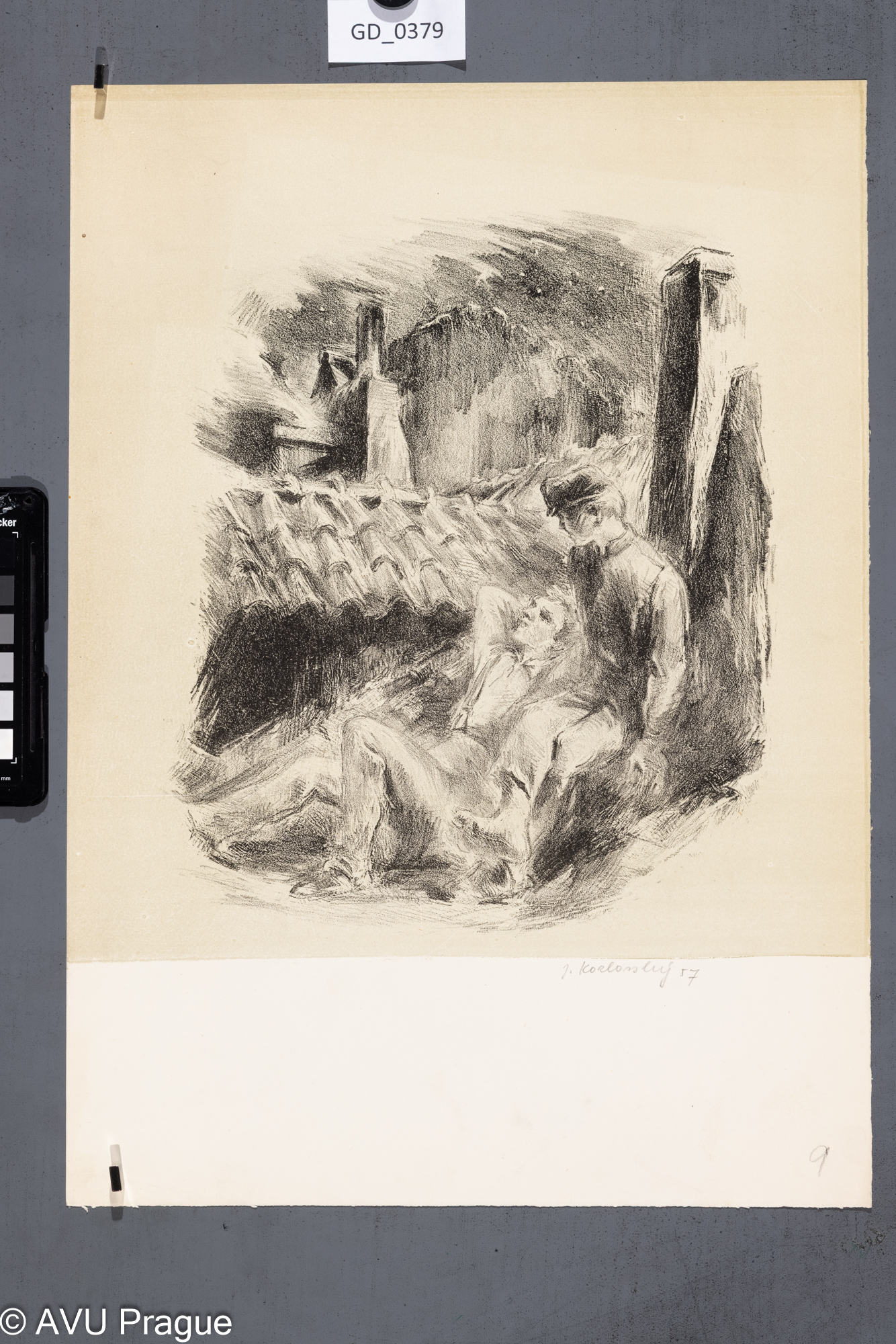 Dva muži na střeše pod oblohou